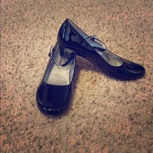 Girls patent leather shoes